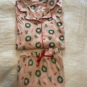 Holiday Wreath Print Women's Pajama Set